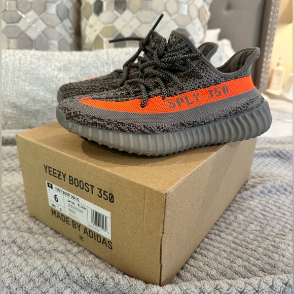 YEEZY BOOST 350 V2 "Beluga" - Picture 3 of 7